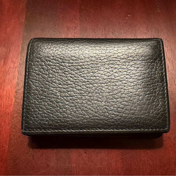 Gucci Black Leather Key & Card Holder with Gold Logo - Picture 5 of 8